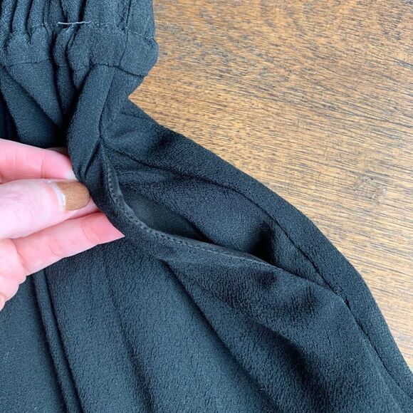 Flowing Black Short Romper - Picture 5 of 8